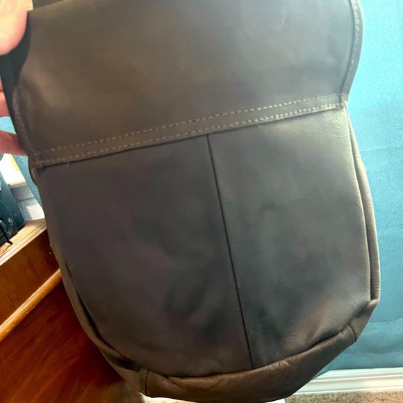 Rothco new leather messenger bag - Picture 3 of 7